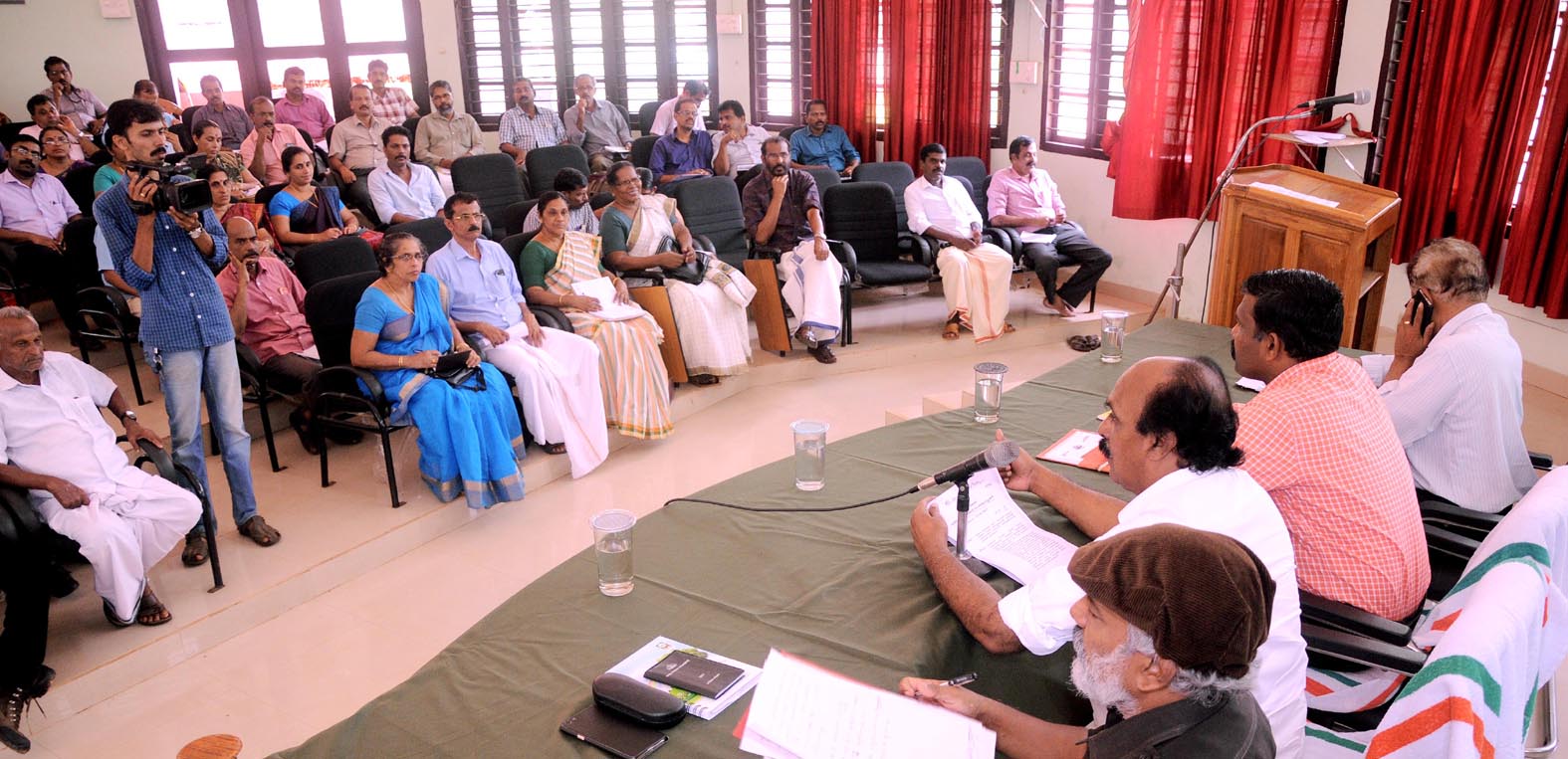 ಜಿಲ್ಲಾಡಳಿತದಿಂದ  ಸ್ವಚ್ಚತಾ ಅಭಿಯಾನ